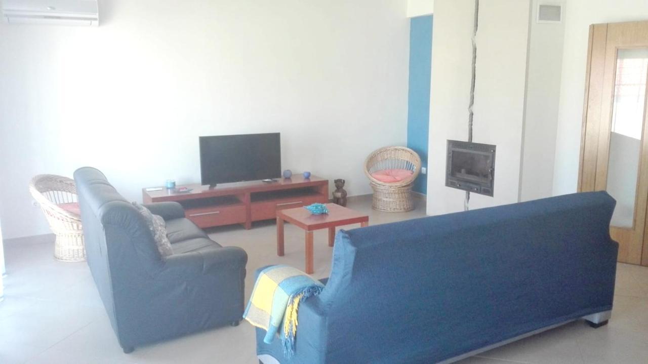 Spacious House In Aldeia Dos Pinheiros With Pool Азейтау Екстериор снимка