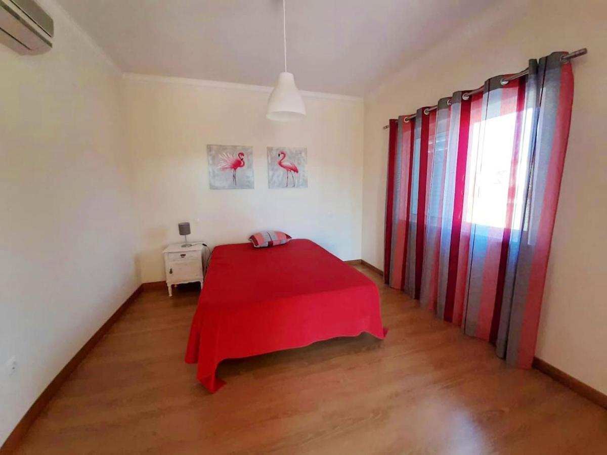 Spacious House In Aldeia Dos Pinheiros With Pool Азейтау Екстериор снимка